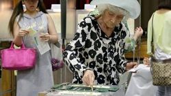 Japonya'da halk sandık başında
