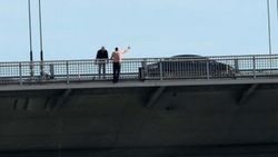 Müzakereci polis Boğaziçi Köprüsü'nde 3 intiharı önledi