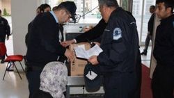 X-ray cihazından geçirilen kutudan bebek cesedi çıktı