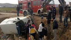 Direksiyon başına geçen çocuk ölümden döndü