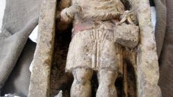1500 yıllık rahip heykeli müze bahçesinden çalındı
