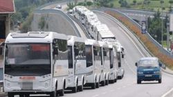 Servis araçları İstanbul trafiğini boğuyor
