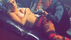 Lady Gaga David Bowie dövmesi yaptırdı