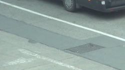 Havalimanında rögar kapağı fırladı, şoför şoka girdi