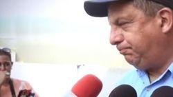 Kosta Rika Cumhurbaşkanı sinek yuttu