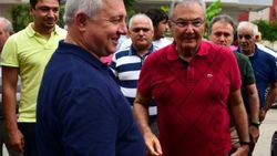 Deniz Baykal meclis başkanı sloganıyla karşılandı