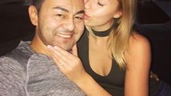 Serdar Ortaç'ın eşinden yatak pozu