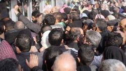 Şanlıurfa'da Suriyelilerin yardım izdihamı