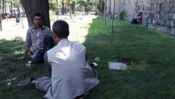 Diyarbakır'da sıcaktan bunalanlar surlara sığındı