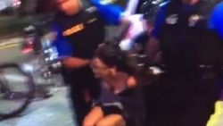 ABD polisi avukat isteyen kadını yaka paça götürdü
