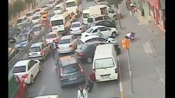 Gaziosmanpaşa'da kırmızı ışıkta silahlı çatışma: 1 ölü
