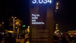 Barcelona'da ölen mülteci sayısını gösteren pano