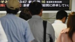 Japonya'da hızlı trende bir kişi kendini yaktı