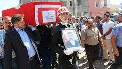 Şehit korucu Kürtçe ağıtlarla toprağa verildi