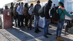 Denizde yakalanan göçmen sayısı 4 ilin nüfusunu geçti
