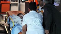 Baba, ikinci kattan düşürdüğü bebeğinin peşinden atladı
