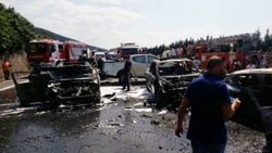 TEM'de zincirleme kaza: Araçlar kül oldu