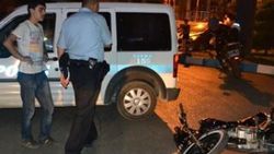 Hatay'da dur ihtarına uymayan motosikletçi polise çarptı