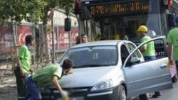 Trafik kavgasında sürücü silah çekti