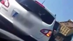 Tartıştığı sürücüden kaçmak için yola hafriyat döktü