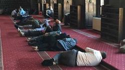 Diyarbakır'da sıcaktan bunalanlar camiye sığındı
