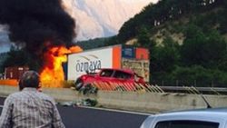 Adana'da freni boşalan TIR dehşet saçtı