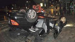 İzmir'de sunroof’a başı sıkışan kadın öldü