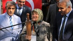 Asırlık merdanesini Kent Müzesi'ne bağışladı