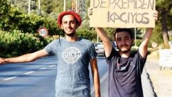 Bodrum'daki depremden otostopla kaçıyorlar