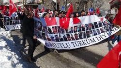 Kars'ta teröre lanet yürüyüşü