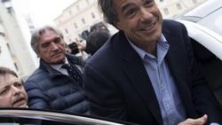 Ferrari'sini saklayan belediye başkan adayı