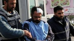 Banka soymaya çalışan hırsızı zımba makinesiyle yakaladı