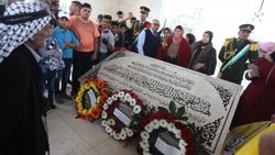 Filistin, lideri Arafat'ı anıyor