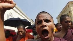 Sri Lankalı Budistler Arakan Müslümanlarına saldırdı