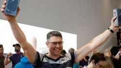 Yeni iPhone'lar satışta