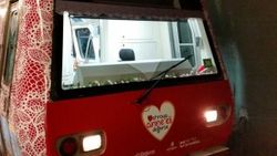 İstanbul metrosuna anne eli değdi