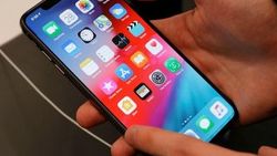 İtalya Apple ve Samsung'a yavaşlatma cezası kesti