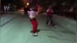 Beylikdüzü sokaklarında araçla kayak keyfi - İzle