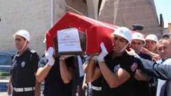 Darbe girişimi sırasında şehit olan genç polise veda