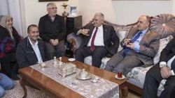 Başbakan Yıldırım'dan teravih sonrası ev ziyareti