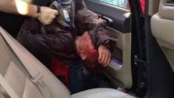 Askerin kafası kesildi iddialarını yalanlayan fotoğraf