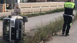 İzmit'te bir sürücü, kaza yaptığı aracını bırakıp gitti