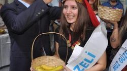 Mersin'de anamur muz güzelleri seçildi