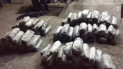 İzmir'de 115 kilo esrar ele geçirildi