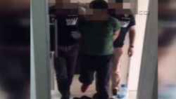 37 farklı suçtan aranan zanlının yakalanma anı