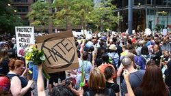 Virginia'daki ırkçı olaylar Chicago'da protesto edildi