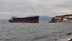 Çanakkale'de kuru yük gemisi karaya oturdu