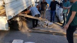 Adana'da kalas yüklü kamyonetten 116 kilo esrar çıktı