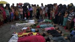 Arakan'daki katliamdan kaçıp nehirde boğuldular