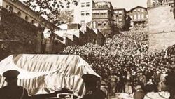 Mustafa Kemal Atatürk'ün cenaze namazında Türkçe ezan
